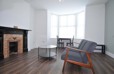 Addison Road, Flat 2, North Hill, Plymouth - Image 2